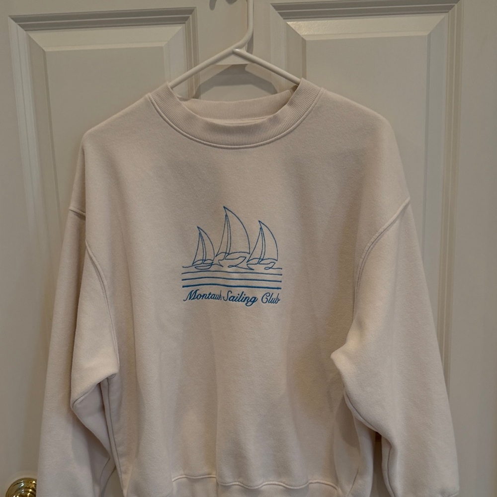 Wild Fable ladies cream color xs sweatshirt.